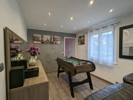 Chalet spacieux avec sauna, spa et baby-foot, proche stations de ski - Photo 2