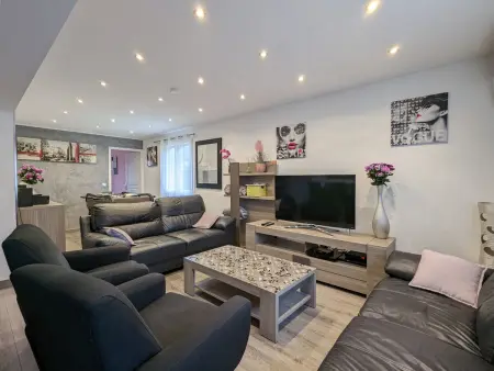 Chalet spacieux avec sauna, spa et baby-foot, proche stations de ski - Photo 3