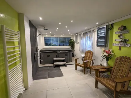 Chalet spacieux avec sauna, spa et baby-foot, proche stations de ski - Photo 6