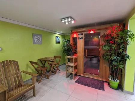 Chalet spacieux avec sauna, spa et baby-foot, proche stations de ski - Photo 7