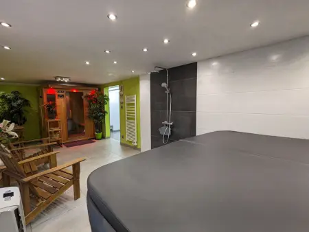 Chalet spacieux avec sauna, spa et baby-foot, proche stations de ski - Photo 9