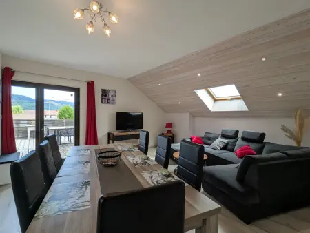 Appartement lumineux 3 chambres, terrasse, proche commerces et ski, avec WiFi - Photo 2