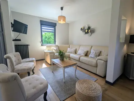 Gîte spacieux, confort moderne, jardin paisible - Photo 9