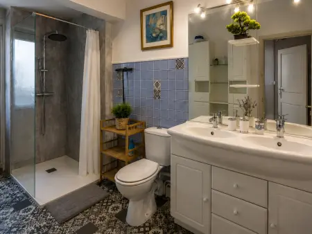 Maison médiévale en Berry avec cour privative et tout inclus - Photo 9
