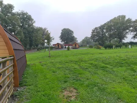 Cabane forestière en Berry près d'une base nautique - Photo 4