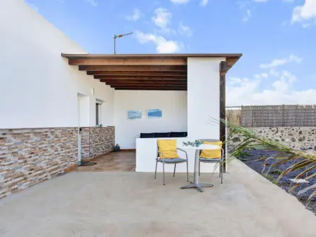 Maison rénovée avec jardin à La Oliva, proche plages - Photo 14