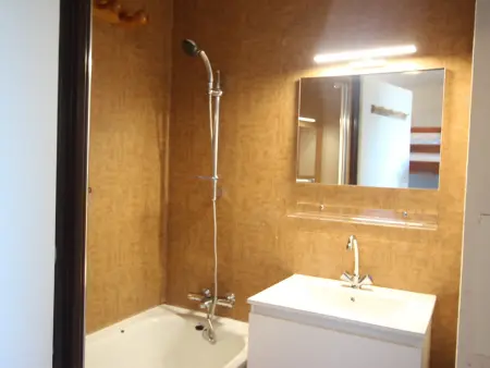 Studio avec balcon au 7ème étage, équipements pratiques - Photo 2