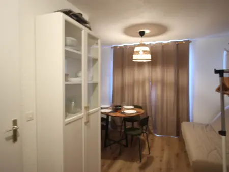 Studio avec balcon au 7ème étage, équipements pratiques - Photo 3