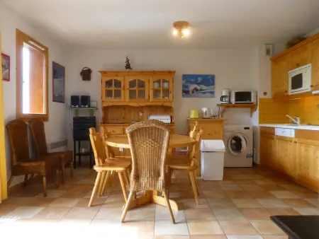 Appartement lumineux avec balcon, 2 chambres, proche des pistes - Photo 1