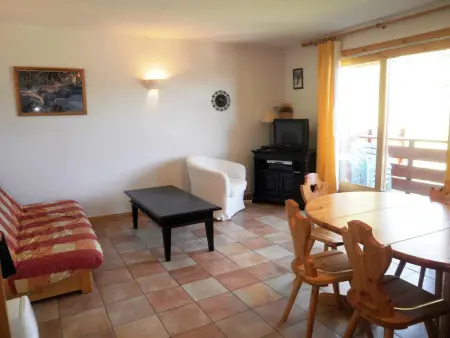 Appartement lumineux avec balcon, 2 chambres, proche des pistes - Photo 3