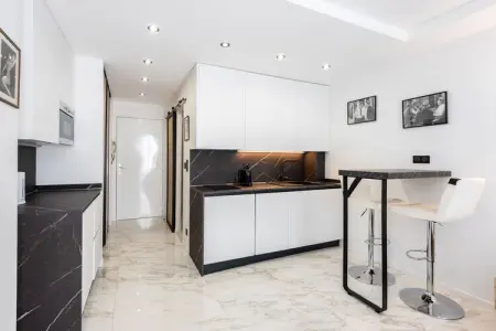 MC-10-MACE, Grand studio avec terrasse et vue mer - Photo 9