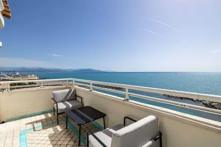 JS-7-GRASSE-3, Sublime Appartement T3, Terrasse vue Mer -Antibes - Photo 1