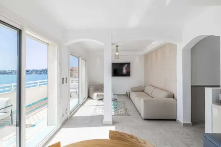 JS-7-GRASSE-3, Sublime Appartement T3, Terrasse vue Mer -Antibes - Photo 2
