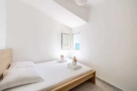 JS-7-GRASSE-3, Sublime Appartement T3, Terrasse vue Mer -Antibes - Photo 4