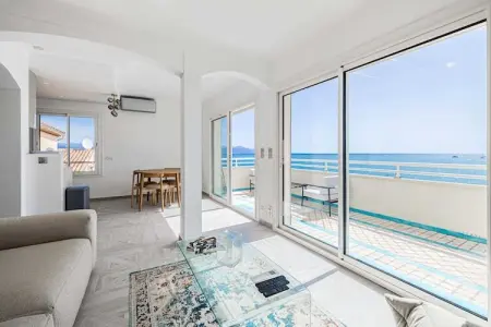 JS-7-GRASSE-3, Sublime Appartement T3, Terrasse vue Mer -Antibes - Photo 5