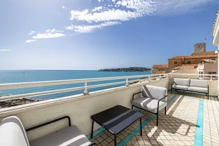 JS-7-GRASSE-3, Sublime Appartement T3, Terrasse vue Mer -Antibes - Photo 9