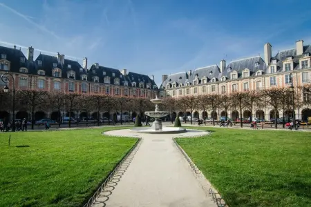RH-3-ARQUEBUSIERS, Parisian charm in the heart of the Marais ! - Photo 4