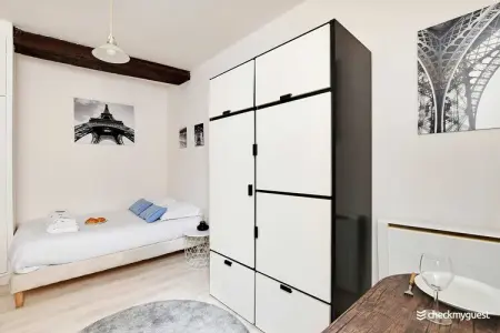 MT-9-BRETAGNE-20, Studio au coeur du Marais - Photo 1