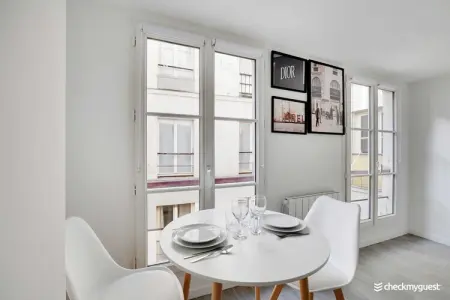 RN-18-ECOUFFES, Appartement intimiste - 2P - Le Marais - Photo 2