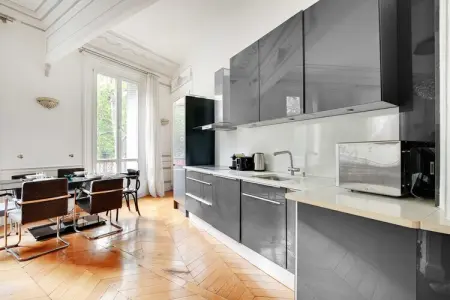 RJ-5-ALMA-2, Magnifique Appt - 2BD/4P - Georges V / Champs-Élysées - Photo 2