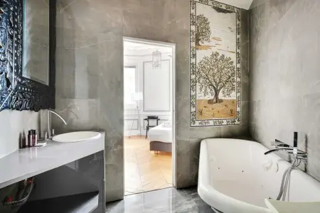 RJ-5-ALMA-2, Magnifique Appt - 2BD/4P - Georges V / Champs-Élysées - Photo 4