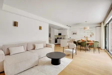 JI-63-ASSOMPTION, Passy / Eiffel Tower - Amazing 2BR with garden - Photo 3