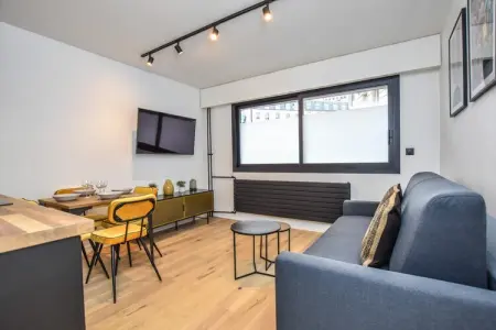 TD-19-DEBARCADERE, Accueillant appartement-1BR/4P- Palais des Congrès - Photo 7