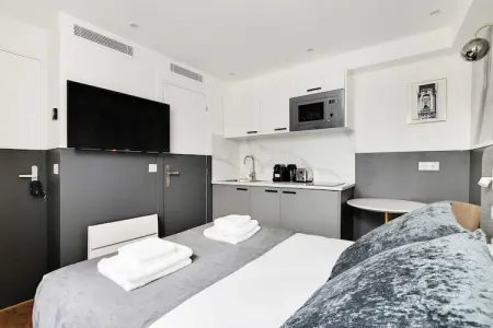 JT-14-MONTCENIS-1D, Studio Chaleureux avec Clim - Proche Montmartre - Photo 2