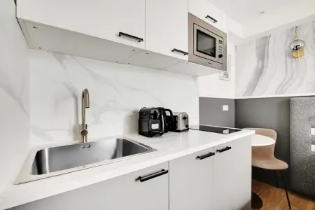 JT-14-MONTCENIS-1D, Studio Chaleureux avec Clim - Proche Montmartre - Photo 3