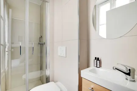 JT-14-MONTCENIS-2A, Studio Moderne avec Climatisation - Proche Montmartre - Photo 4