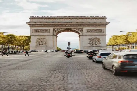 MB-42-BUGEAUD, Appartement d'exception - 2P/6P- Arc de Triomphe - Photo 30