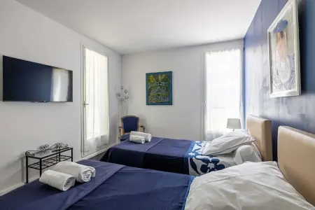 IM-15-LECLERC, Splendid flat in the heart of Saint-Tropez with Parking - 2BR/4p - Photo 8