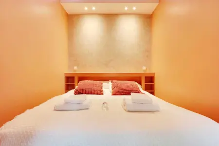 ND-40-HUGO-M, Appartement cosy avec jardin -Neuilly-sur-Seine - Photo 9