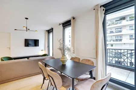 ES-131-GUESDE-501, Duplex avec terrasse א Levallois - Photo 1