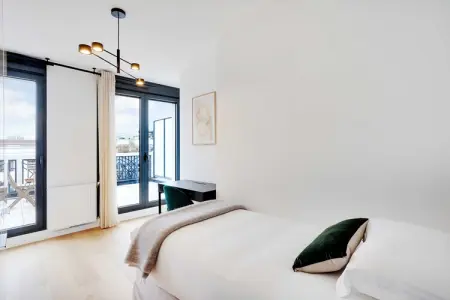 ES-131-GUESDE-501, Duplex avec terrasse א Levallois - Photo 8
