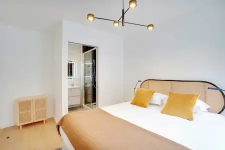 ES-131-GUESDE-501, Duplex avec terrasse א Levallois - Photo 9