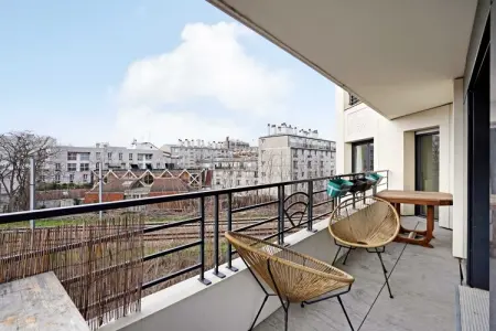 RS-13-ROSIERS, Sumptuous 3BR/6P Apartment with terrace-Near Paris - Photo 4
