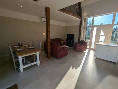Maison de charme rénovée au cœur du Val de Loire avec parking et wifi inclus - Photo 2