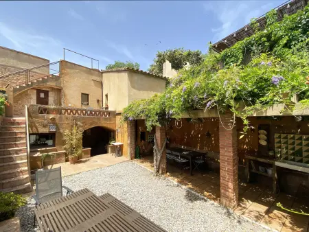 Maison de village charmante avec jardin privé, terrasses et barbecue au centre de Begur - Photo 2