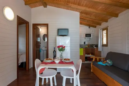 Camping Estival Torre de la Mora WOODEN BUNGALOW 5 PAX, Bungalow à Tarragone près de la plage - Photo 12