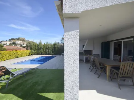 Villa Familiale à Begur avec Piscine Privée et Jardin - Photo 3