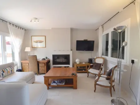 Villa Familiale à Begur avec Piscine Privée et Jardin - Photo 8