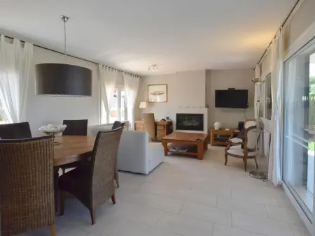 Villa Familiale à Begur avec Piscine Privée et Jardin - Photo 10