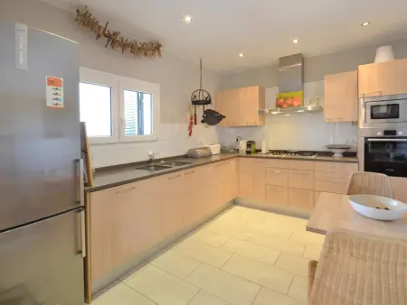 Villa Familiale à Begur avec Piscine Privée et Jardin - Photo 11