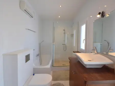 Villa Familiale à Begur avec Piscine Privée et Jardin - Photo 13