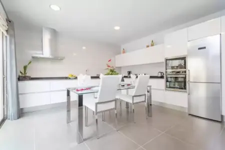 Casa Holganza, Maison de ville moderne avec terrasse - Photo 10