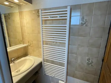 Charmant duplex rénové, terrasse sud, 2 chambres, près des commerces - Photo 7