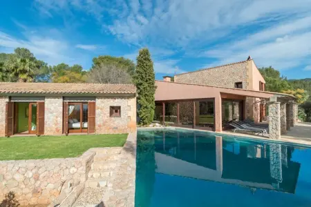Can Toni Gat, Escapade ensoleillée au bord de la piscine - Photo 2