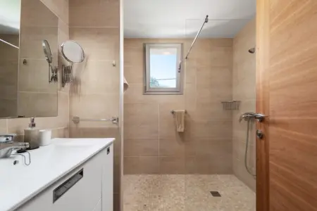 Garlanda 1, Maison confortable avec piscine près de la plage - Photo 13