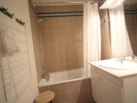 Charmant T2 avec balcon, parking et lave-linge près du parc - Photo 3
